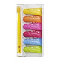 Natūraliai balinančių, kasdieninių dantų pastų rinkinys, įvairių skonių – Curaprox, 6 x 10 ml ir dantų šepetėlis